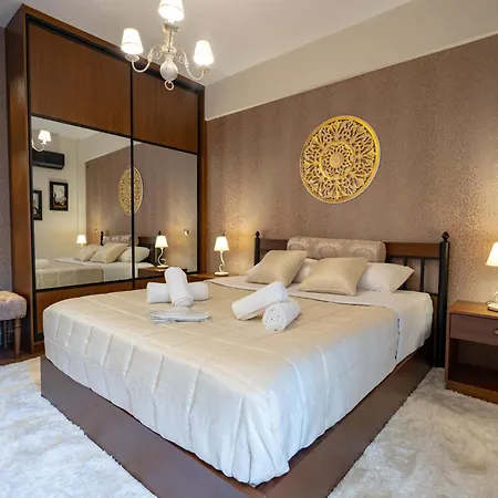 Keramikos Metro St Luxury Apartment *