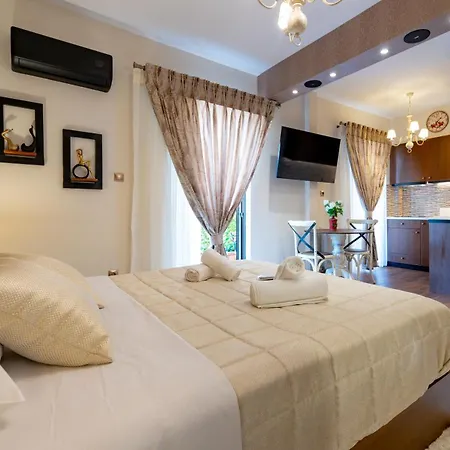 Apartment Keramikos Metro St Luxury *