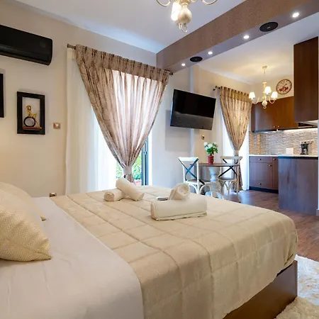 Apartment Keramikos Metro St Luxury *