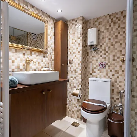 Keramikos Metro St Luxury